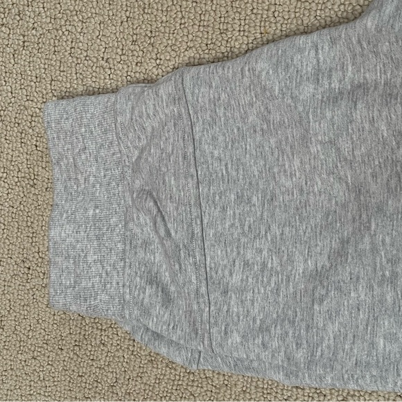 Lululemon gray joggers size 4 - Picture 5 of 5